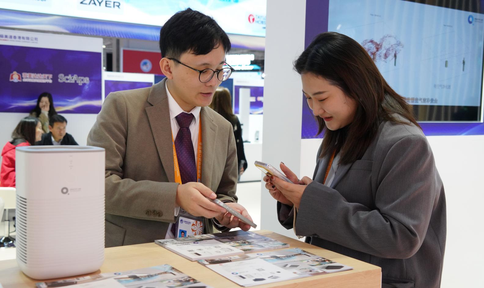 中國進(jìn)博會|得高與英國HEALTHY AIR TECHNOLOGY公司成功簽署獨(dú)家代理協(xié)議！ image5